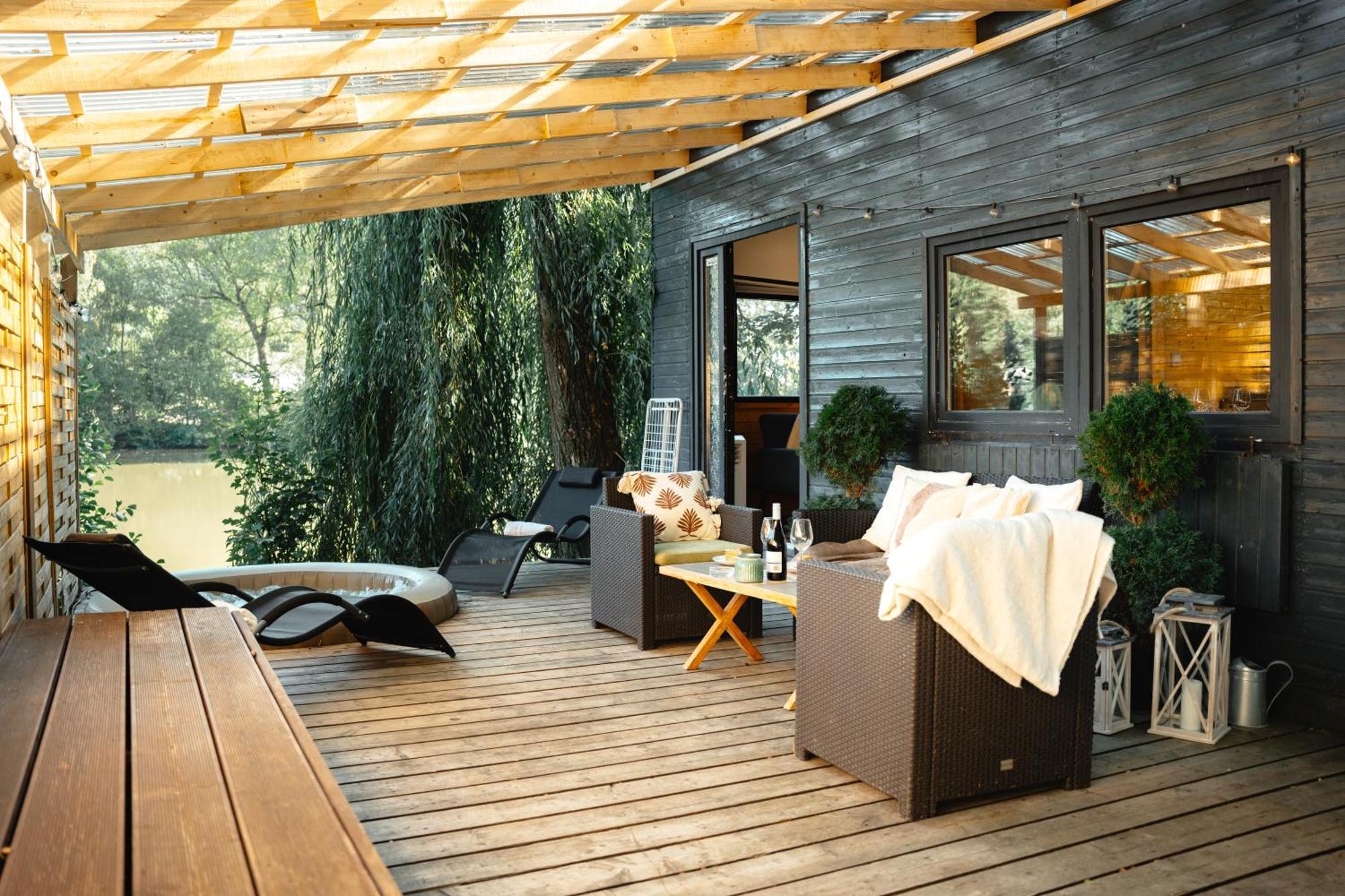 Secret Lake Prag Magic Place Relaxation& Wellness Rehenice 外观 照片